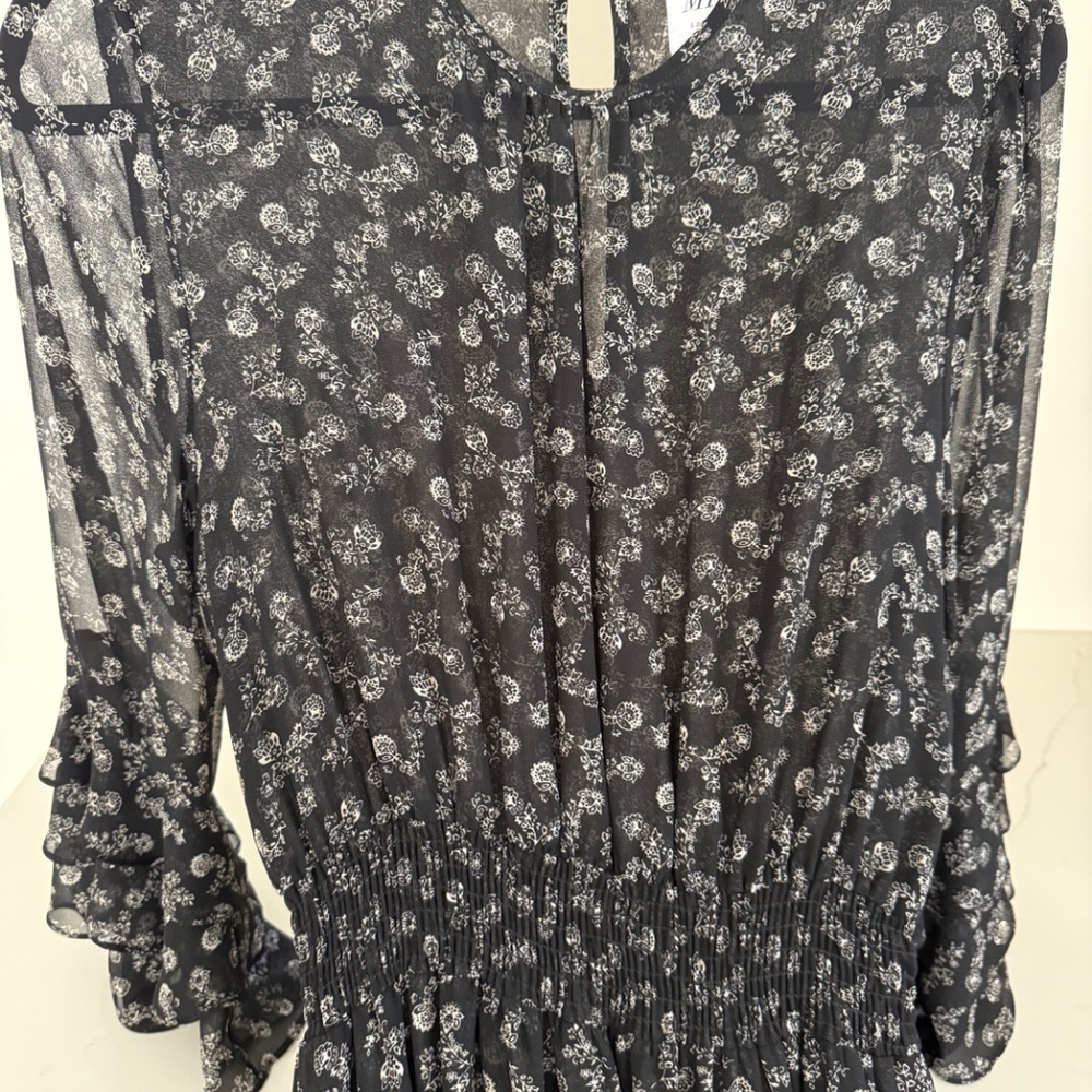 Dress - Picture 2 of 6